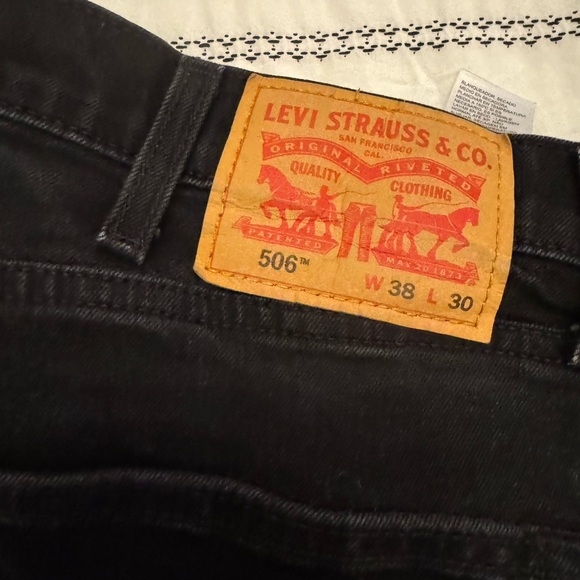 Levi's Men's Black Denim Jeans - Picture 4 of 5